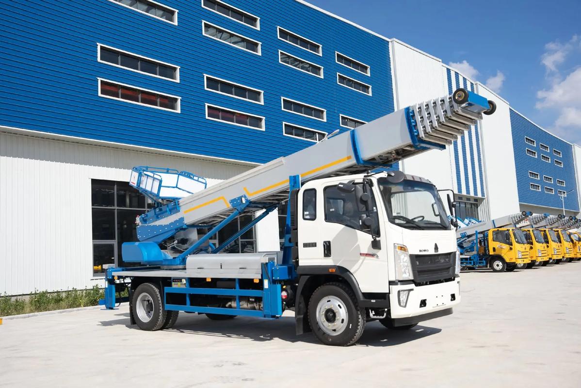 锦屏出租云梯车高空作业车 建筑垃圾搬运